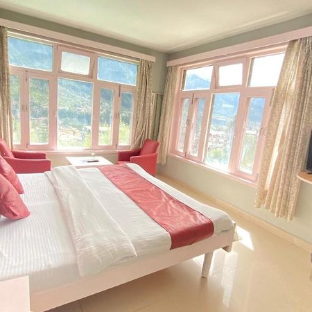 Hotel Meadows Manali Buitenkant foto