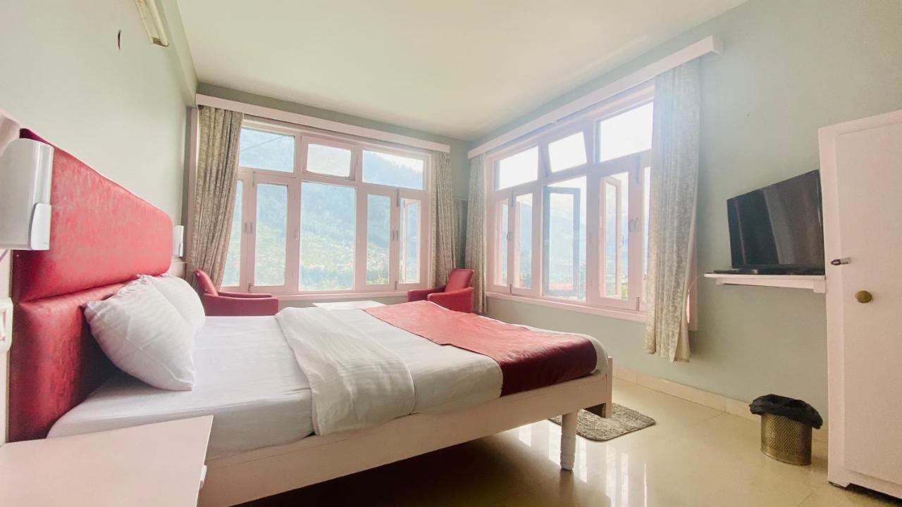 Hotel Meadows Manali Buitenkant foto