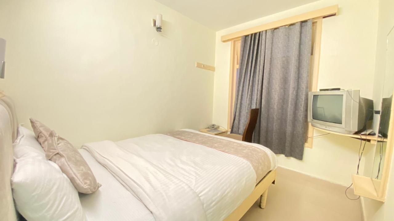 Hotel Meadows Manali Buitenkant foto
