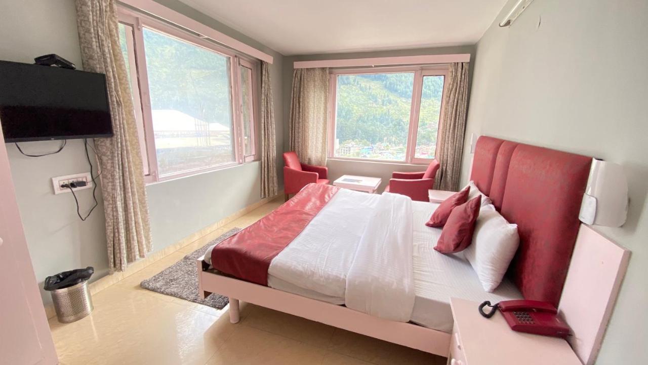 Hotel Meadows Manali Buitenkant foto