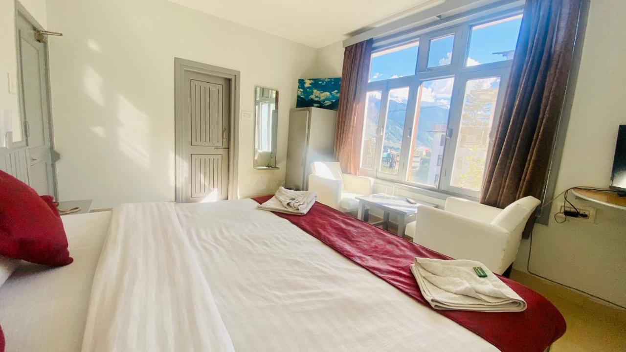 Hotel Meadows Manali Buitenkant foto